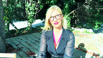 Irina, 26, executive assistant! - Jacquie et Michel TV