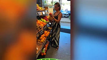 Very hot weather in Solliès-Pont (83) with Caro and Clara! - Jacquie et Michel TV