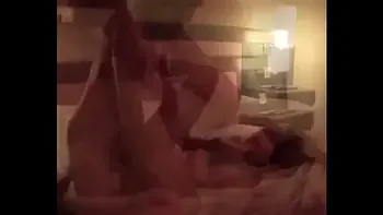 compartiendo a mi mujer con un desconocido la follan el culo soy un cornudo