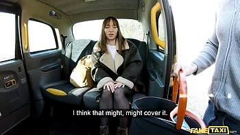 Smiling hottie Kate Quinn likes intensive fuck on the backseat