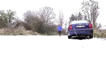 Stunner Naomi's straight hair action