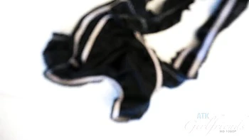 Watch dazzling Kylie Foxx's clip