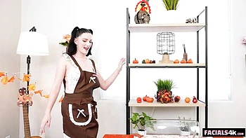 Watch cover-girl Mercedes Mac's clip