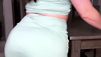 Amateur super hot brunette masturbating 3 mp4