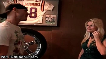 Blonde milf Bobbi Eden gets fucked: Blowjob, Doggy  Cowgirl Porn