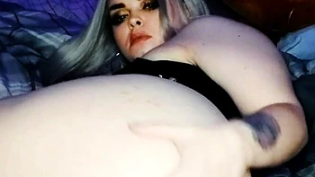 Sexy hottie Anetta Keys enjoys a solo toy masturbation