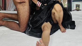 Indian Desi Bhabhi Fucked Black Saree By Her Boyfrind Homemade In Hindi Audio Xxx