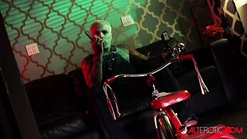 Watch fantastic Sascha Ink and Sami White's smut