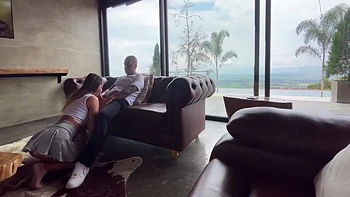 Mi Mejor Amigo Me Folla En El Sofa Cuando Su Novia Se Fue Y Nos Dejo Solos