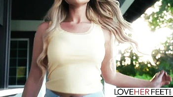 Insatiable Cherry Kiss and Blake Blossom's feet sex scene