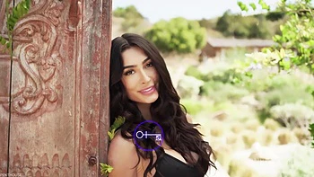 Sophi Summers, December Pet Stripteases