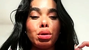 Brunette Solo Webcam Masturbation