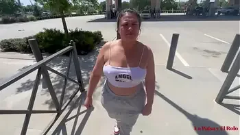 Gorgeous thick Colombian picked up at gas station Gets pounded while on her days! La Paisa Tinder date