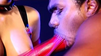 Blonde hottie and brunette slut licks and kisses each others