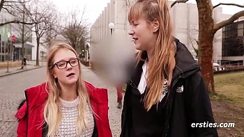 Studentinnen Mit Rocken Haben Spab Im Seminarraum