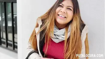 chica de El Salvador es convencida en la calle para hacer sexo