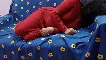 सौतेली माँ को दर्दनाक चोदा जब वो सो रही थी XXX Indian Stepmom साफ हिंदी आवाज में