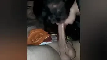 Madrastra e hijastro - madrastra da sexo oral a su hijastro para enseñarle cómo su novia debería chuparle su pene