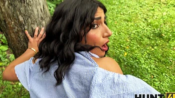 Denis and Lola fuck hard outside, cowgirl and blowjob in clothes