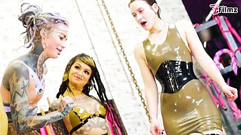 Anuskatzz and Lily’s Small Tits Femdom Pissing Scene