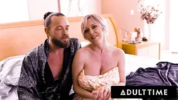 ADULT TIME - Stepmom Dee Williams Shows You How To Have Sex With Your Stepdad's Help! FULL SCENE