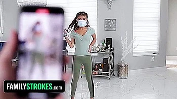 Tiktoker Gone Wild - Clara Trinity And Johnny Love