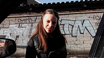 Guy fucks his brunette GF’s tight ass in jeans