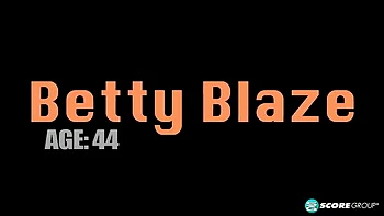 Levi Cash Anal Fucks Betty Blaze Hardcore - Brunette MILF Takes Big Cock & Facial Cumshot