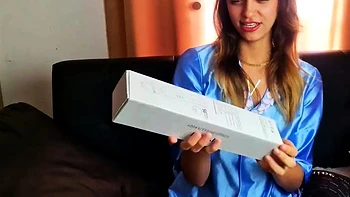 Desembalei Magic Wand e gozei com squirt