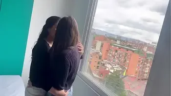 A mi compañera de trabajo le encanta follar en público parte #1