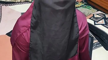 Bangladeshi Girl Gives Blowjob and Hardcore Sex