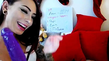 Hot amateur webcam teen masturbates for their fans