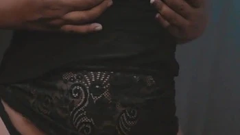 Busty Indian Babe’s Erotic Solo Dance