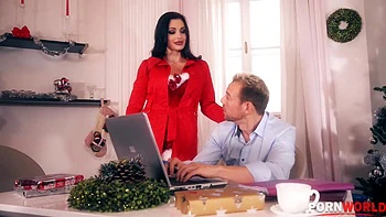 Curvy Milf Double Penetrated on Xmas