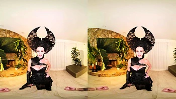 The Seductive And Horny Indica Marie As Lanfear From Wheel