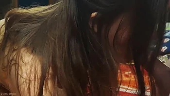 Grustina Nectaria faz boquete com massagem facial no pau grande