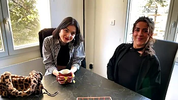 Cerise, 22 años, milf parisina con tetas enormes en casting