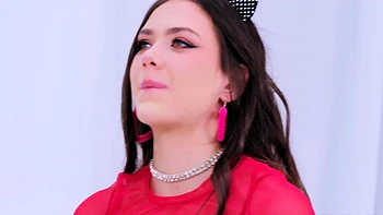 Sexy Hottie Enjoys Wild Sensation