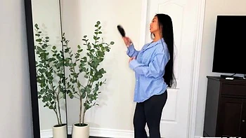 Asian Big-Boobs Babe Solo Shower Masturbation