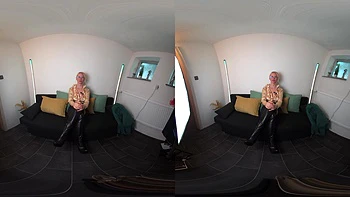 German Blonde Amateur Cums Hard in VR