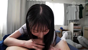 Японская сиськастая девка обильно писает