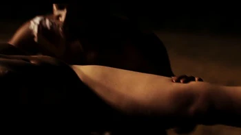 Sexo em grupo selvagem no carro ao ar livre com Erika Lust