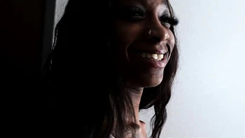 Scorpioo chupa enorme polla negra