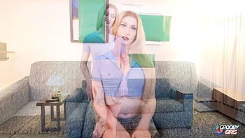 Looking-good hussy at skirt video