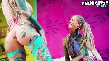 Hippie Bimbo Anal Fuck with Big Tits & Crazy Dildo Play