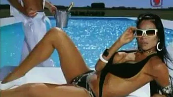 Chica sola se masturba