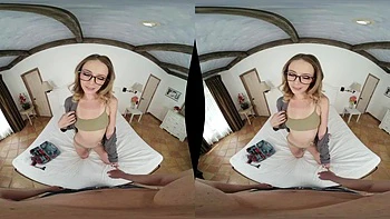 Heiße VR-Blowjob mit Cowgirl und Doggy-Fick