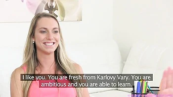 Sweetheart Foxies Gold Gives Her Girl Passionate Pussy Licking