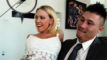 Esposa Fallon West tenta swing com adolescente doggystyle