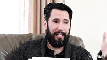 Tommy Pistol coge a Zoey, marido cornudo y squirting